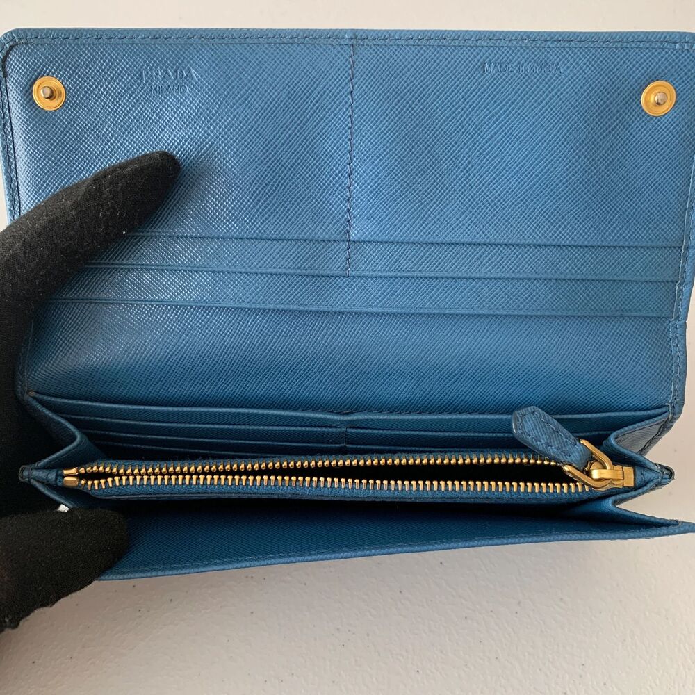 Prada women’s blue saffiano leather long wallet authentic with COA - Picture 4 of 7